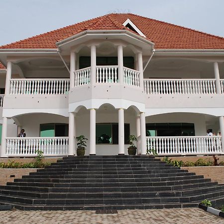 Victoria Royal Hotel Entebbe Bagian luar foto