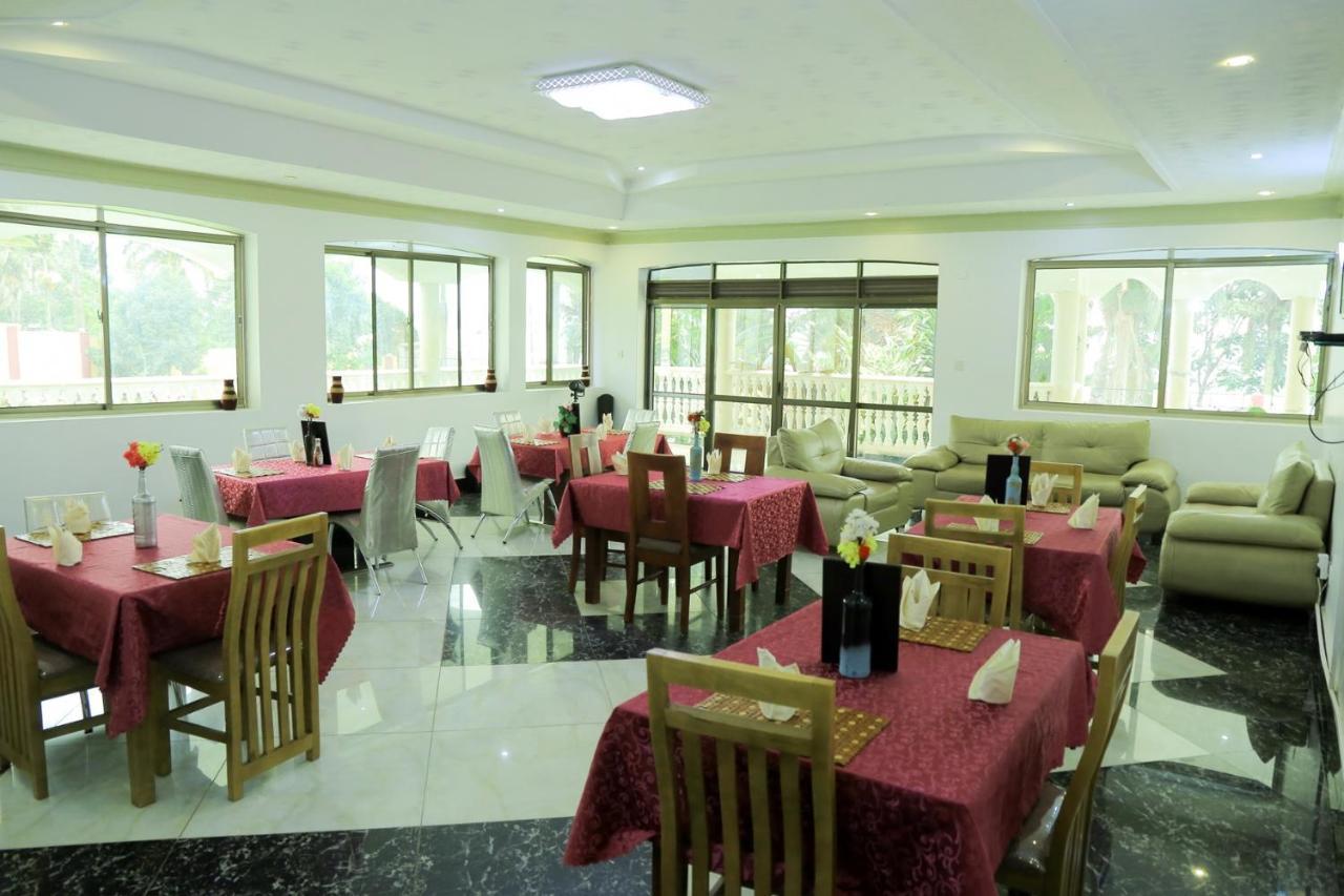 Victoria Royal Hotel Entebbe Bagian luar foto